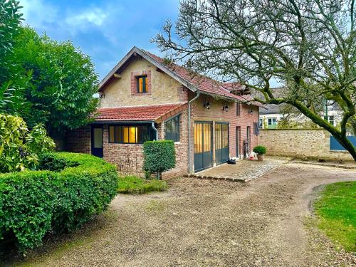 B&B / Chambre d'hôtes L'Atelier des Magnolias 55 Rue Louis Blanchet Aumont