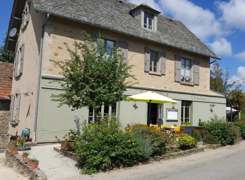 Auberge L'Auberge de Teissières Le bourg Teissières-lès-Bouliès