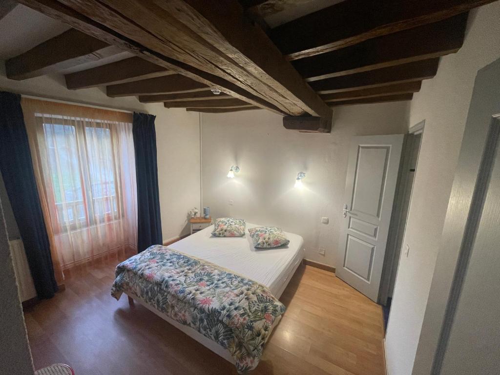 Hôtel L'Auberge l'Orée du Bois 22, route de Perseigne, 72600 Aillières