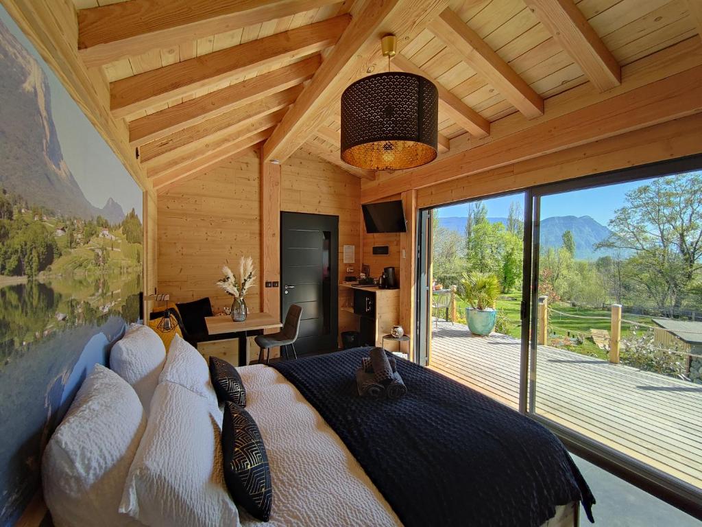 B&B / Chambre d'hôtes L'étang de la Tourne 185 Chemin de la Tourne, 73800 Les Marches