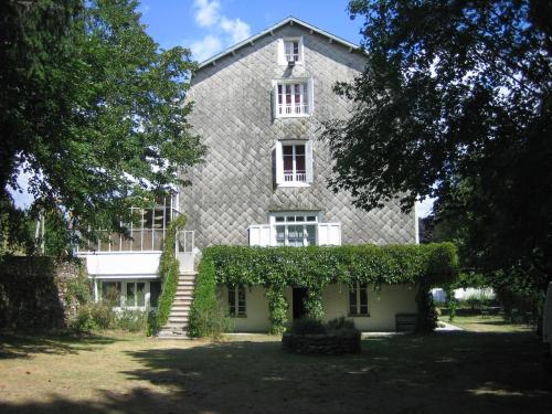 Séjour chez l'habitant L'Etoile Chambre et table d'hôtes (demi-pension) 5 Route de Mende La Bastide-Puylaurent