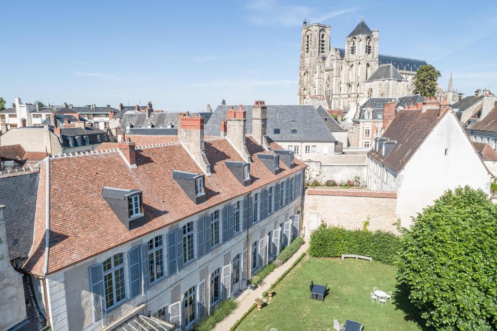 B&B / Chambre d'hôtes L'Hotel de Panette, Un château en ville - Chambres historiques 1, rue Henri Ducrot, 18000 Bourges