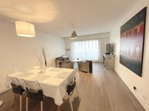 Appartement L'IDEAL 112 - 85m2, 2 chambres, Parking & Cabine de plage 112 Rue Victor Hugo Deauville