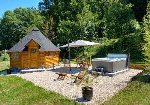 Maisons de vacances L'Oasis Des Pyrénées L'Orée du bois Campuzan