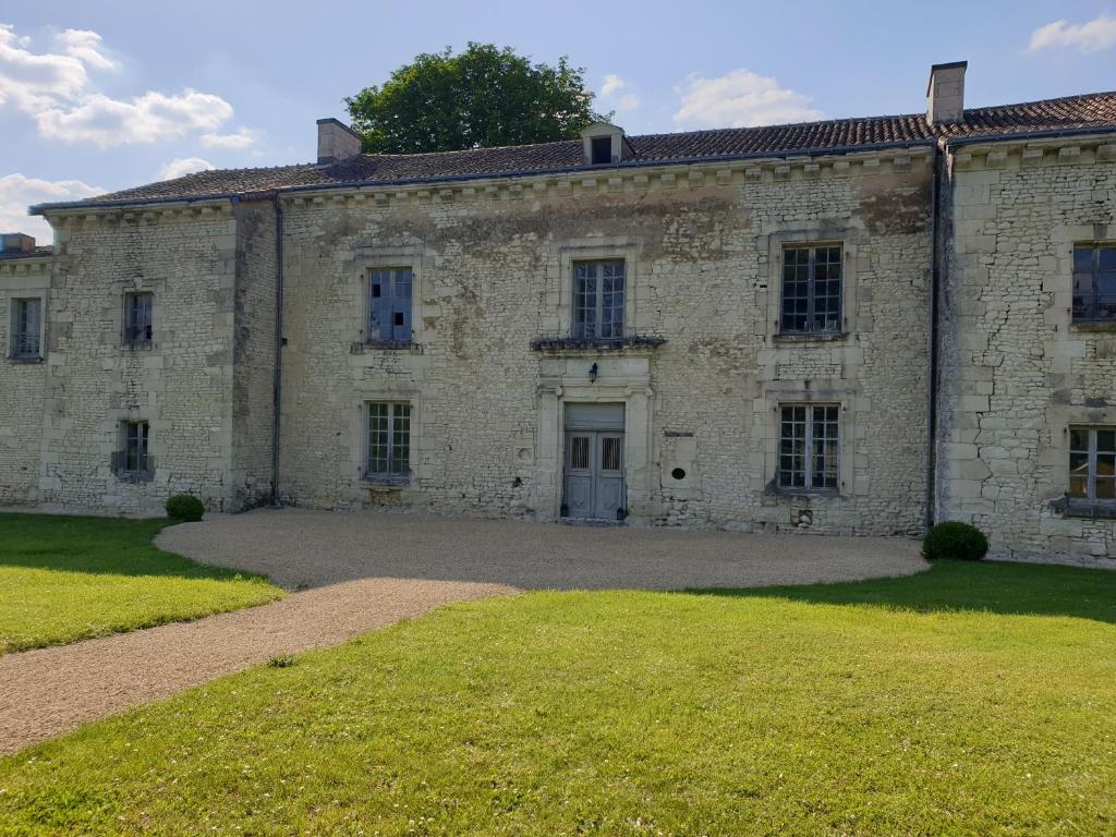 Maison de vacances L'Olivier Allée de Bourgville, 86420 Monts-sur-Guesnes