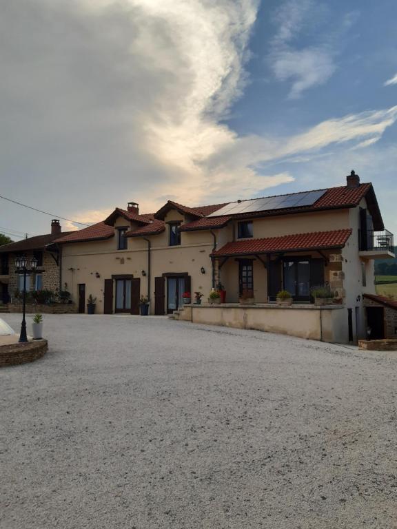 B&B / Chambre d'hôtes L OLIVIER DE ST LEGER ST LEGER, 71250 Château