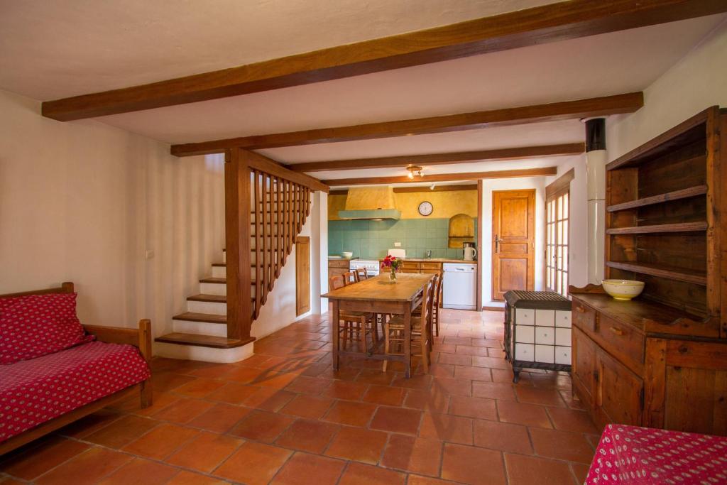 Maison de vacances L'Oubradou Charming mas in Provence with shared pool nature and calm 232 Chemin de Salgues Domaine de la haute maure,  Jardin de Vies, 83780 Flayosc