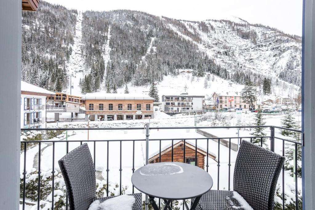 Appartement L'Ourson Blanc- au pied des pistes piscine et sauna 44 route des confins - Résidence & Spa Vallorcine Mont Blanc, 74660 Vallorcine