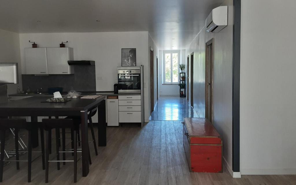Appartement L’oustal 5 Rue des Aires, 34460 Cessenon