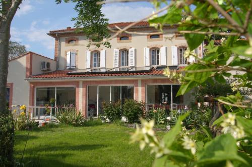 B&B / Chambre d'hôtes L'Oustal d'en Paris En Rouge Nogaret