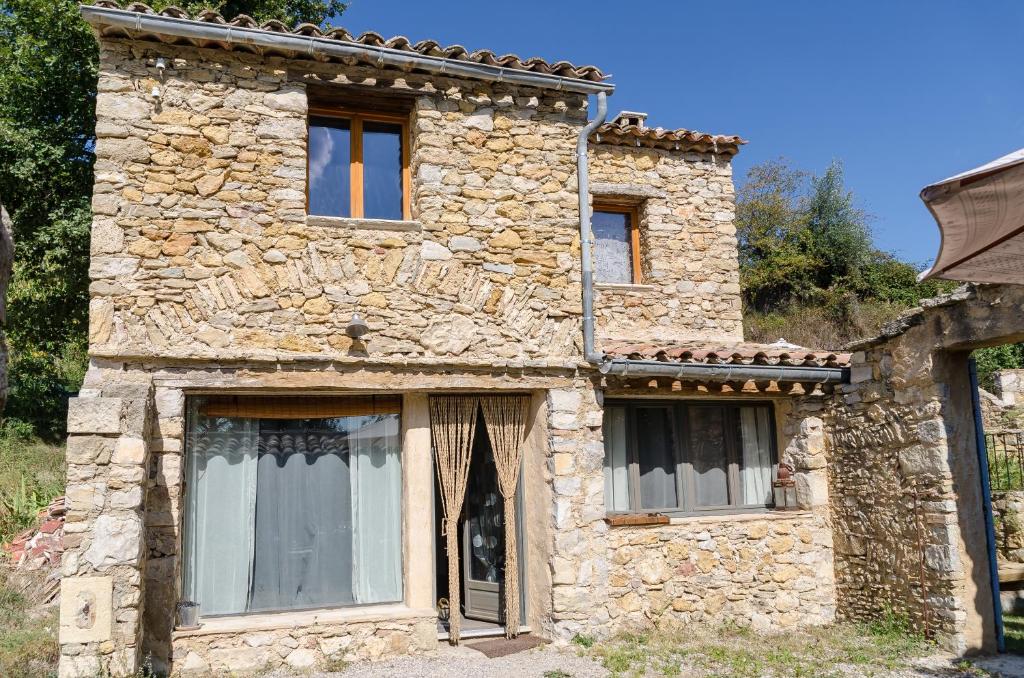 Maison de vacances L'Oustaou des Monges Route de Mérindol, Quartier le Pielard, 26170 Mollans-sur-Ouvèze