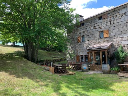 Appartement L'Oustau, beau gite écologique en bord de lac 250 CHEMIN DE MEYFRAICHES Devesset