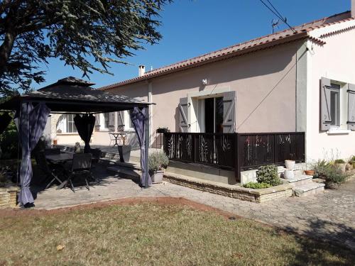 Maison d'hôtes L'Oustau de MaLo route de Bollène 119 chemin du plan Sainte-Cécile-les-Vignes