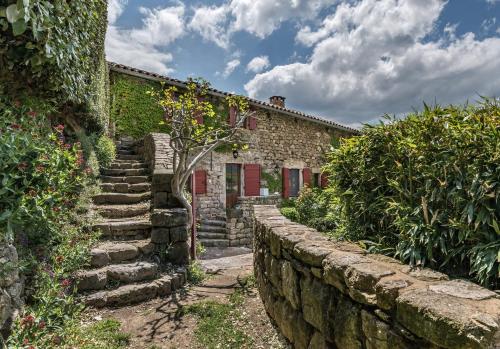 Maison d'hôtes L'Oustau de Pequeti Le Village Laboule