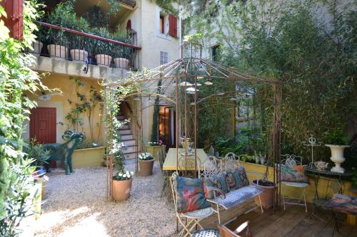 Appartements La BARBELLA 4 Rue du Panier Lourmarin