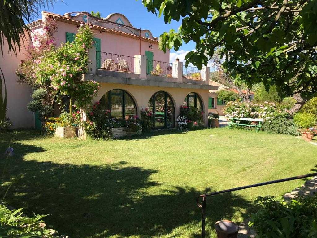 Maison de vacances La Bastide Dambrine 587 Chemin de la Devinotte, 83110 Sanary-sur-Mer