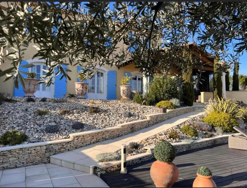 B&B / Chambre d'hôtes La Bastide de Grosille La bastide de Grosille Chemin Grosille Savasse