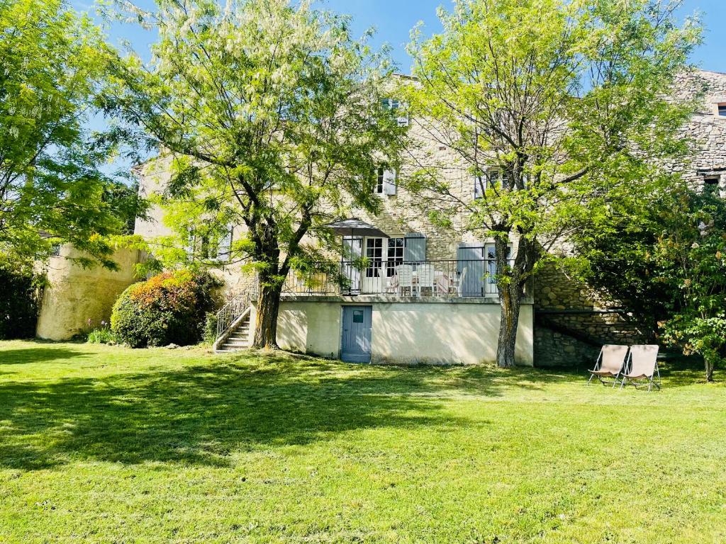 Maisons de vacances La Bastide de La Loge La Loge, 84390 Sault