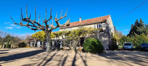 B&B / Chambre d'hôtes La Bastide des Arts 1538 Route de Fontaine Saumane-de-Vaucluse