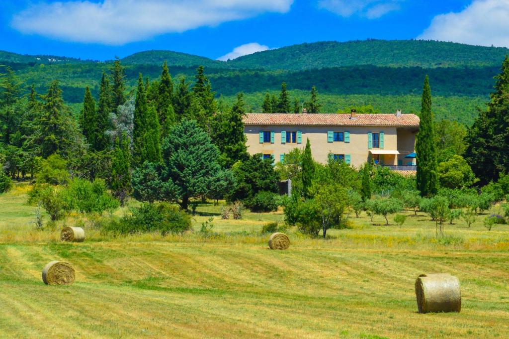 Maison d'hôtes La Bastide Du Claus - Vitaverde Jas de Bouretti Quartier Le Claus, 04230 Cruis