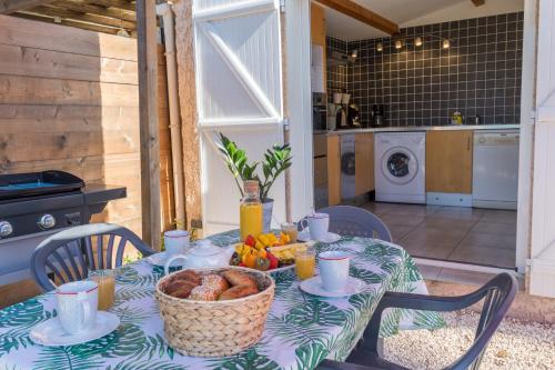 Maison de vacances La Bastide villa entièrement rénovée à 300m de la mer 12 Chemin de Port Auguier Hyères