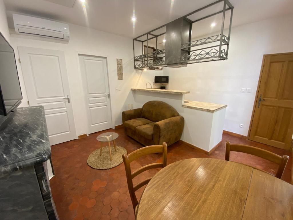 Appartement La Bâtisse 3 22 Place Capitaine Vincens, 83670 Barjols