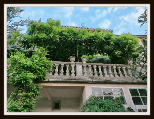 B&B / Chambre d'hôtes La Belle dAme 66 Avenue du Général de Gaulle Prades