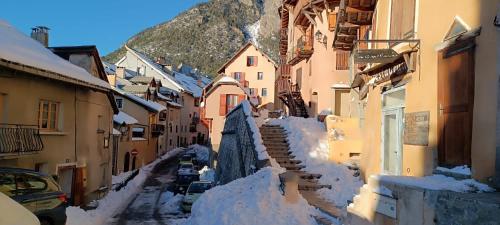 La Belle Epoque - au coeur de la Cité médiévale Briançon france