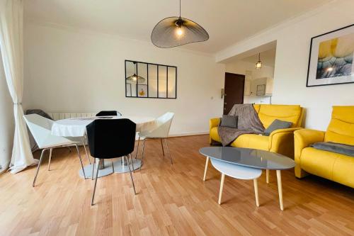 Appartement La Belle Ferronnière appartement avec environnement paisible 19 bis rue du cardinal Georges d'Amboise Amboise