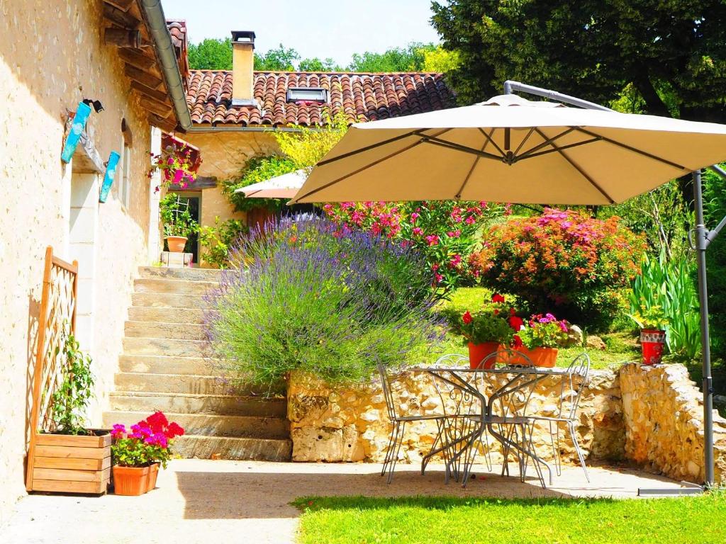 B&B / Chambre d'hôtes La Belle Verte les landes, 24110 Grignols Dordogne