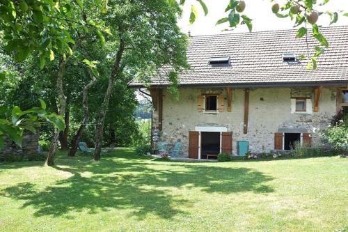 La Bergerie apartment in an old farmhouse! Nâves-Parmelan france