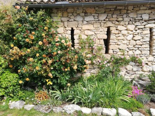 Maison de vacances la Bergerie de Remourase Les Beylons Hameau de Remourase Les Beylons Hameau de Remourase Murs