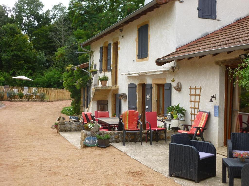 Maison d'hôtes la Bergerie du Bois Joannin 1497 route des fleuriats les fleuriats, 71340 Iguerande