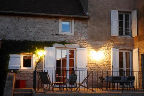 La Bergerie -Nanton ancienne ferme rénovée avec piscine  pour familles Nanton france