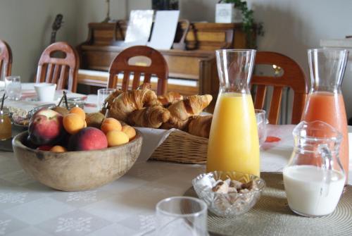 B&B / Chambre d'hôtes La Bihourderie Naomi Berthonneau,la Biourdrie, Route De Bergeresse Azay-sur-Indre