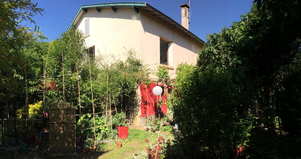 Maison d'hôtes La Bulle dans le Palmier 5 Rue Dupuy de Grez, 31300 Toulouse