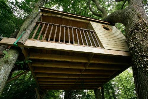 La Cabane aux Secrets - Au Milieu de Nulle Part Outines france