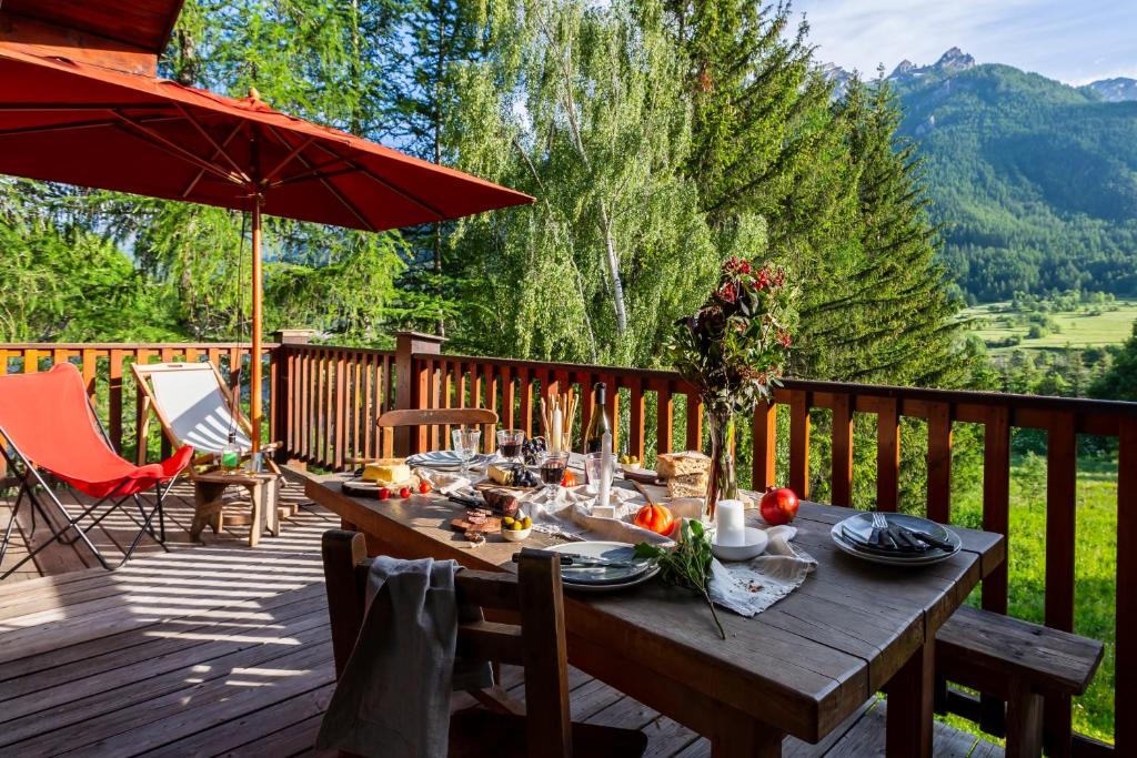 Appartement La Cabane de Serre-Chevalier, dans un esprit chalet, commune de Le Monêtier-les-Bains Chemin des Oches, 05220 Le Monêtier-les-Bains