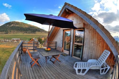 La cabane du bonheur, un gite écologique Cornillon-en-Trièves france