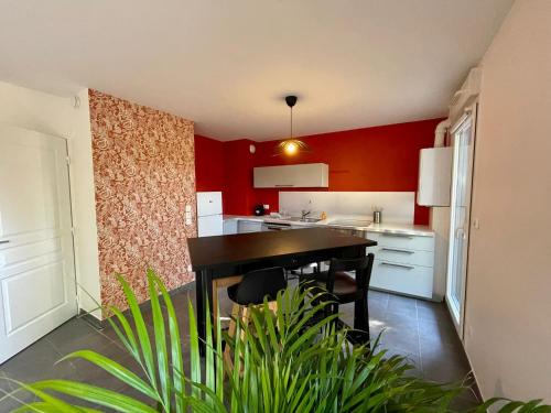 Appartement La Cabane du Loft 10 Avenue Charles de Gaulle Genas