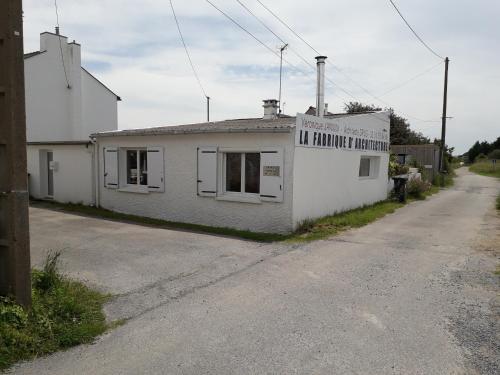 Maison d'hôtes La cabine de plage Lieu-dit : roffiat 1 Chemin du Loc Batz-sur-Mer