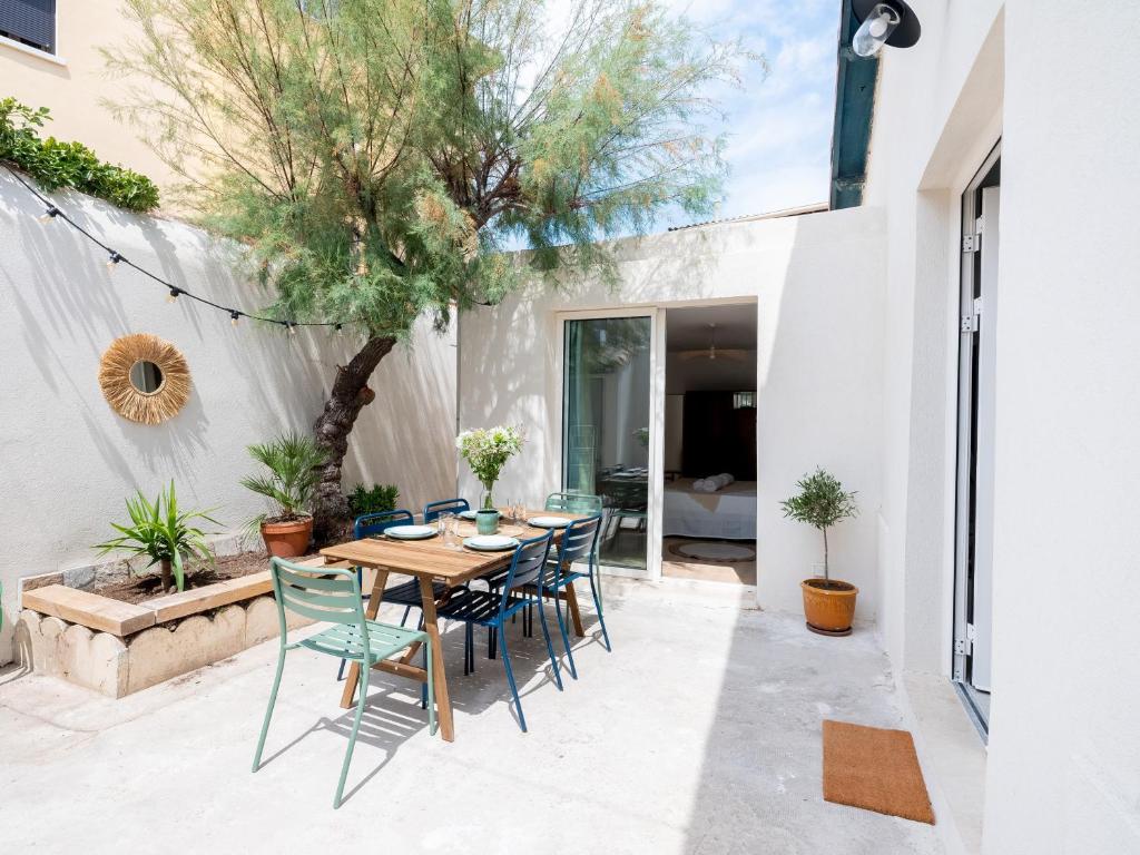 Maison de vacances La Cala Malmousque - Magnifique petite maison au bord de l'eau 5 Rue de la douane, 13007 Marseille