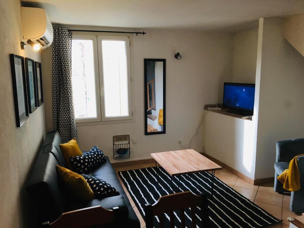 Appartement La Calade 20 Impasse Notre Dame, 84240 La Tour-dʼAigues