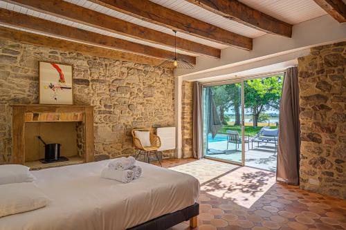 Maison de vacances LA CALYPSO - Magnifique longère avec piscine ! Lieu dit le Lirey Noyalo