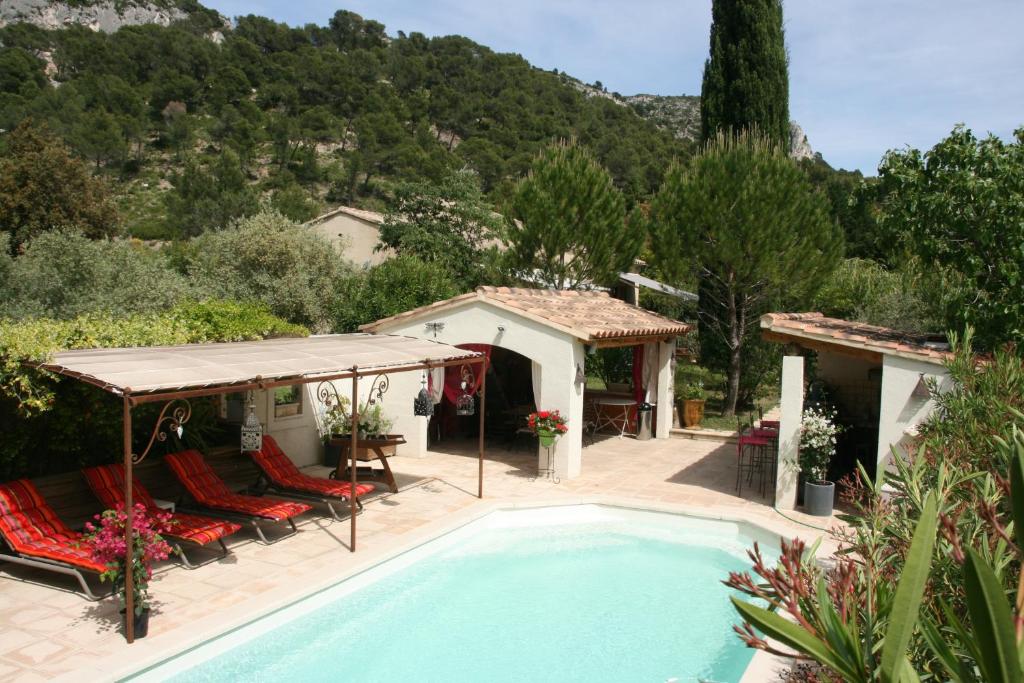 Villa La Campanette en Luberon -Piscine privée Chemin de la Campanette, 84460 Cheval-Blanc