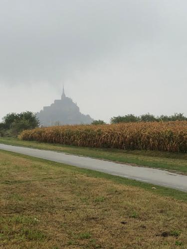 B&B / Chambre d'hôtes La Canopée du Mont Le Champ Huec Saint-Georges-de-Reintembault