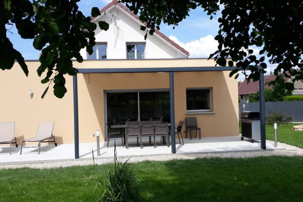 Villa La Cascatelle - Gîte neuf entièrement climatisé 110 Verables, 71580 Savigny-en-Revermont