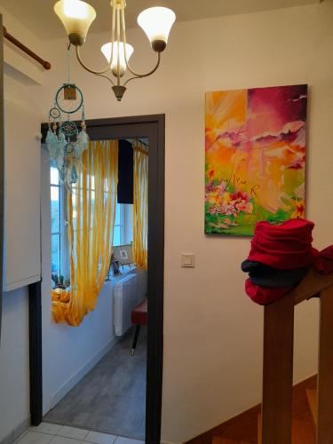 La chambre de Garance et ses couleurs d'art Saint-Pol-de-Léon france