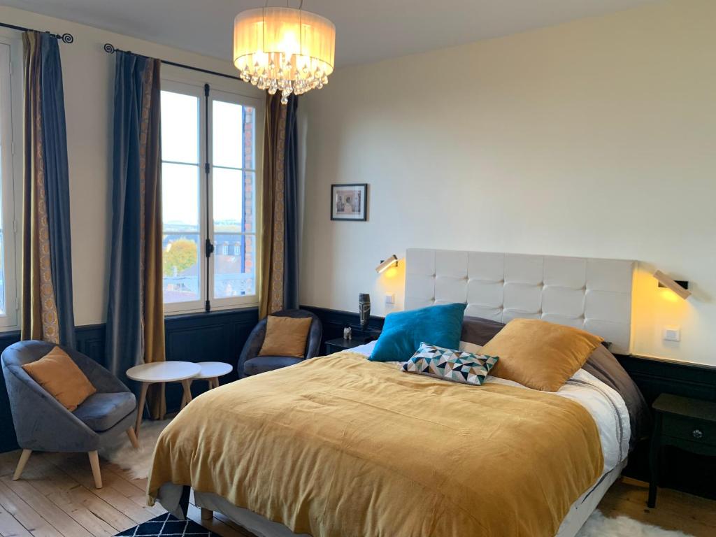 Appartement La chambre de Lucie - Deluxe Room - 8bis rue lucie delarue maldrus, 14600 Honfleur