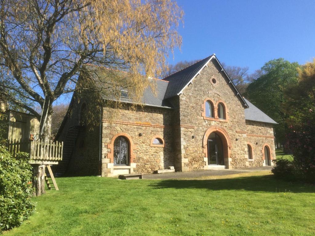 B&B / Chambre d'hôtes La Chambre Montbrault Montbrault, 35300 Fleurigné